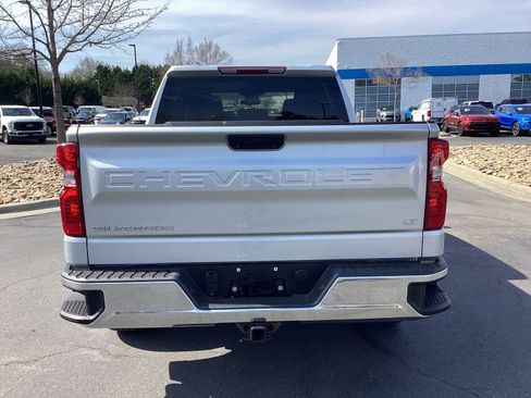 Used 2022 Chevrolet Silverado 1500 LT image 3