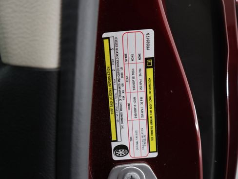 Used 2023 Chrysler Pacifica Touring-L AWD/4WD image 67