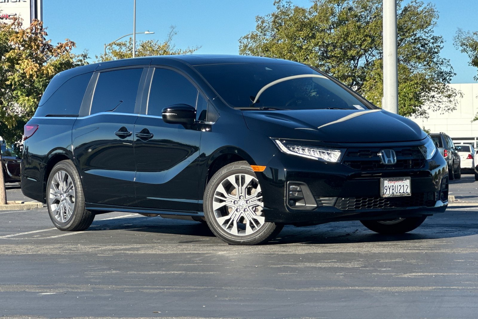 Used 2026 Honda Odyssey Touring image 2
