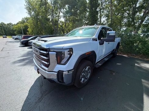 Certified 2026 GMC Sierra 2500 SLT w/ SLT Premium Package AWD/4WD image 1
