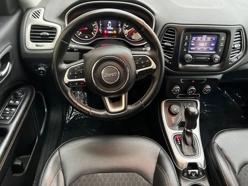 Used 2018 Jeep Compass Latitude image 12