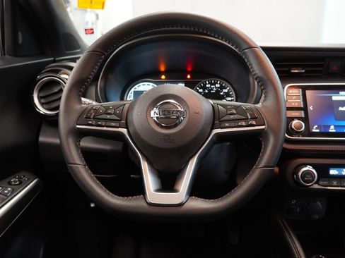 Used 2020 Nissan Kicks SR FWD image 17