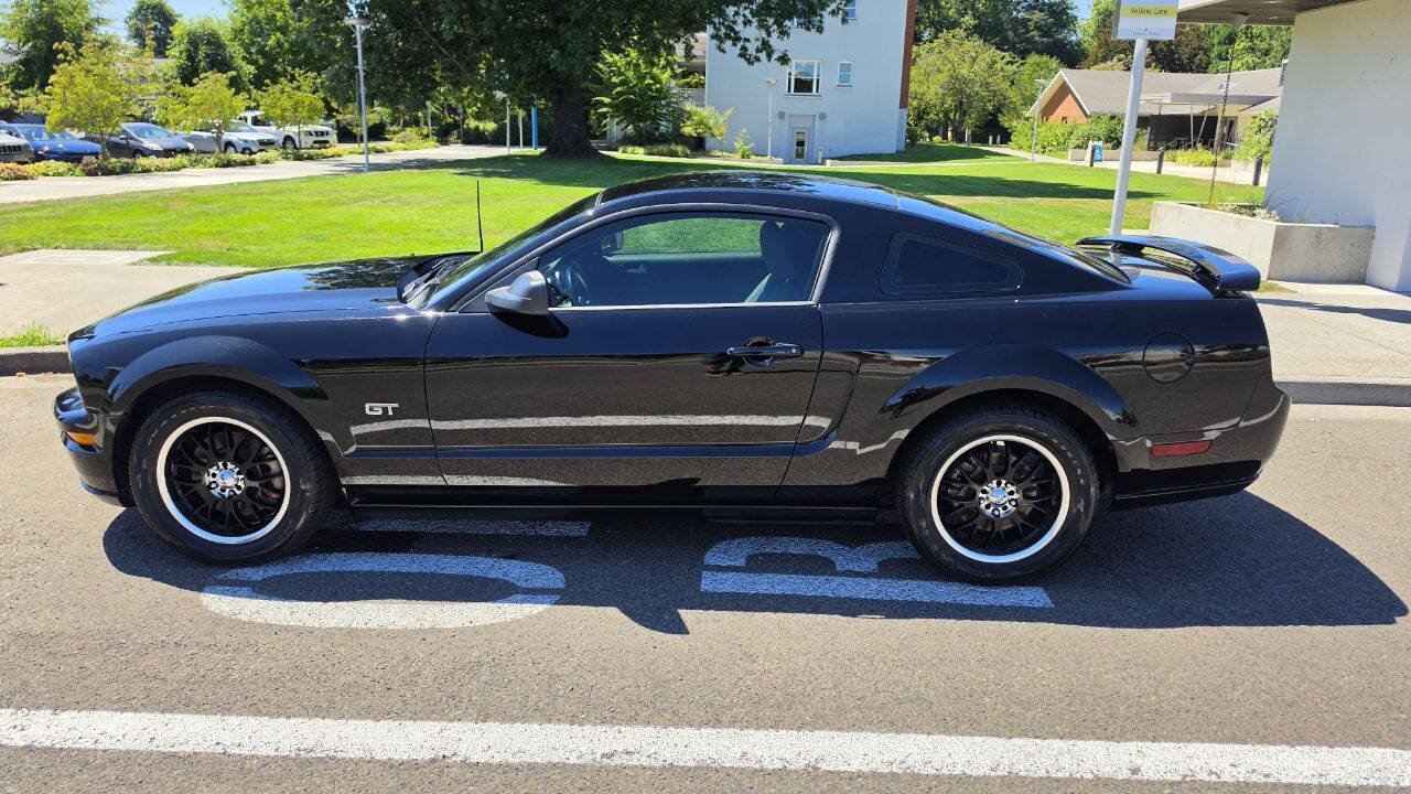 Used 2006 Ford Mustang GT RWD image 10