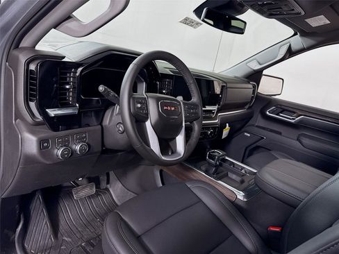 New 2026 GMC Sierra 1500 SLT AWD/4WD image 3