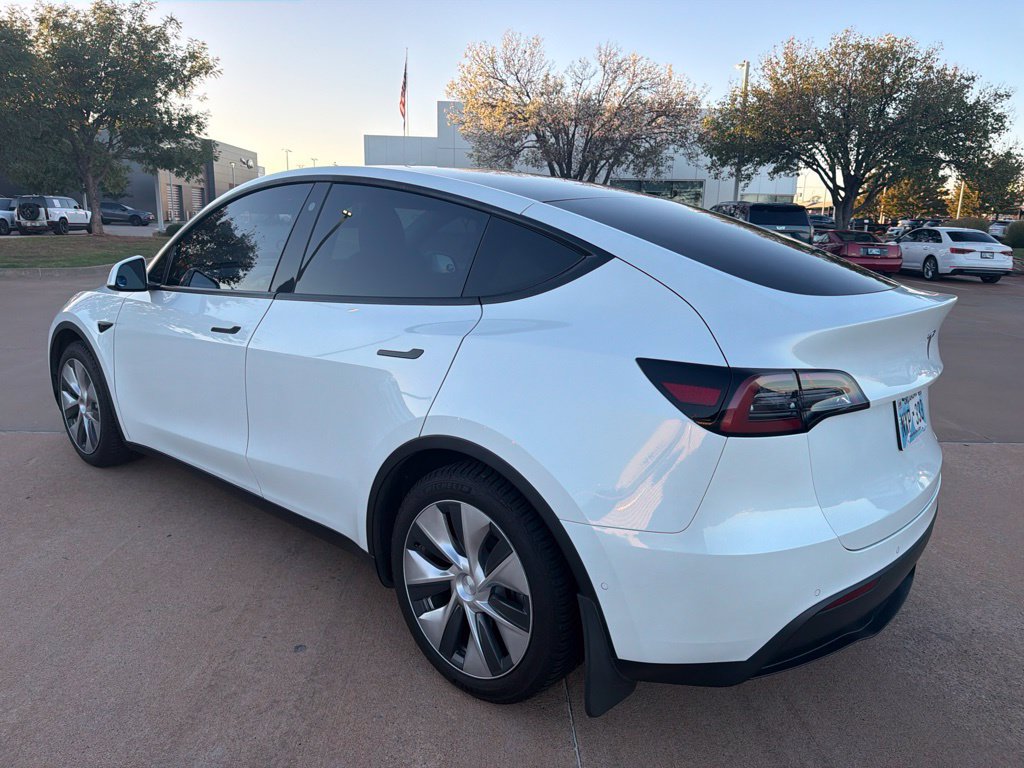 Used 2022 Tesla Model Y Long Range AWD/4WD image 3