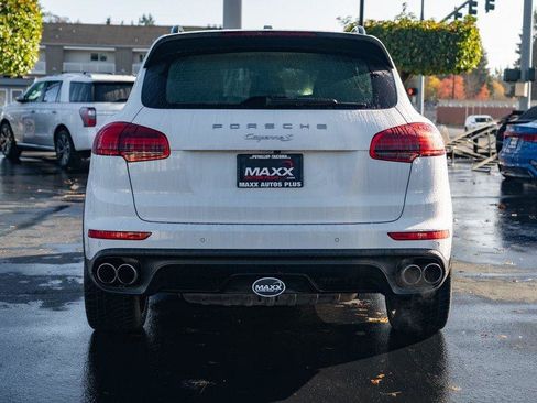 Used 2016 Porsche Cayenne S w/ Premium Plus Package image 10