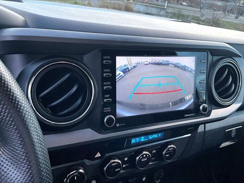 Used 2022 Toyota Tacoma TRD Off-Road w/ Technology Package image 27