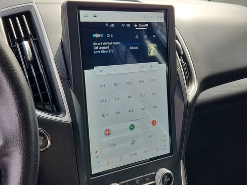 Used 2023 Ford Edge SEL image 16