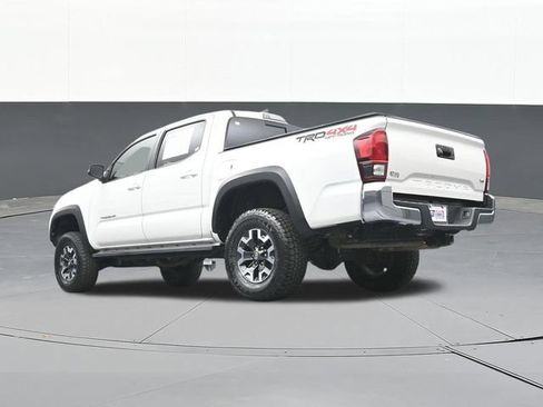 Used 2018 Toyota Tacoma TRD Off-Road AWD/4WD image 46