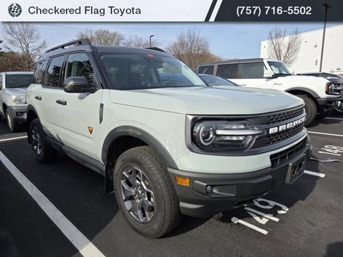 Used 2023 Ford Bronco Sport Badlands image 3