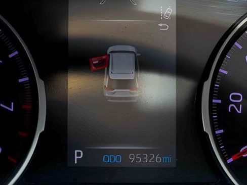 Used 2019 Toyota RAV4 XLE w/ Convenience Package image 8