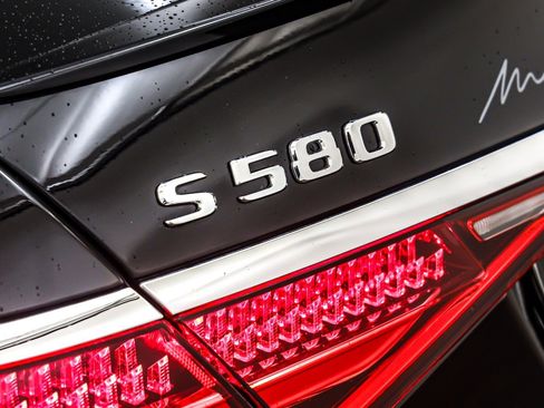 Certified 2025 Mercedes-Benz S 580 4MATIC Sedan image 11