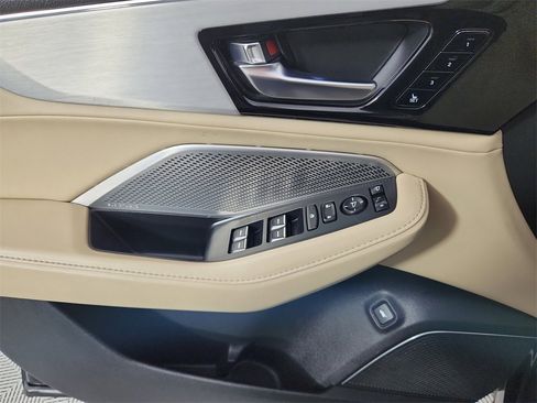 Used 2023 Acura MDX Technology image 9