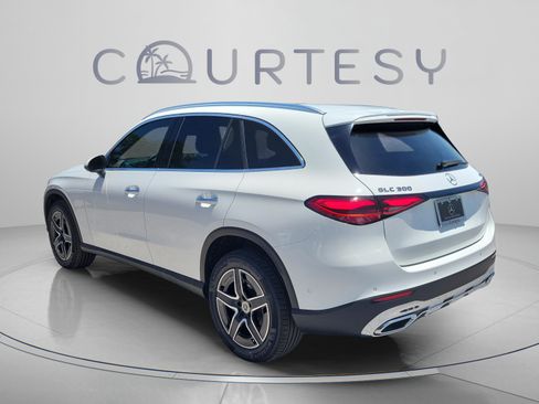 Certified 2026 Mercedes-Benz GLC 300 4MATIC image 2