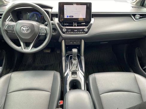 Used 2024 Toyota Corolla Cross XLE w/ Convenience Package FWD image 25