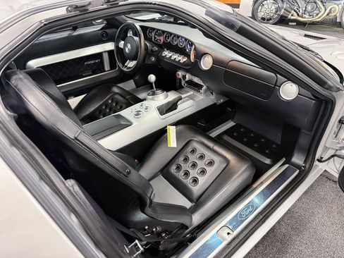 Used 2005 Ford GT image 26