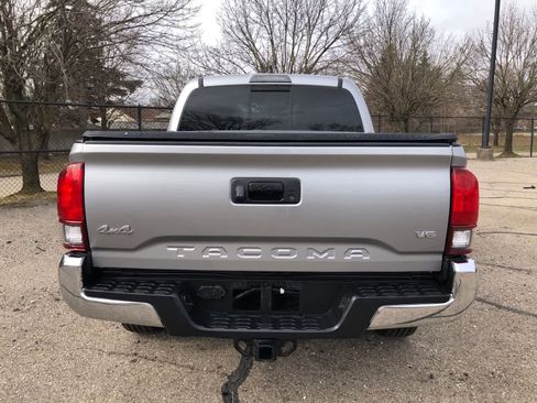 Used 2021 Toyota Tacoma SR5 image 3