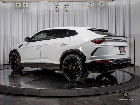Used 2021 Lamborghini Urus AWD/4WD image 9