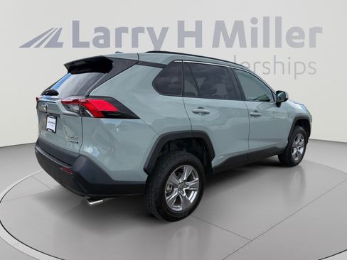 Used 2023 Toyota RAV4 XLE AWD/4WD image 5