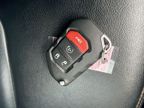 Used 2023 Jeep Gladiator Mojave w/ LED Lighting Group AWD/4WD image 77