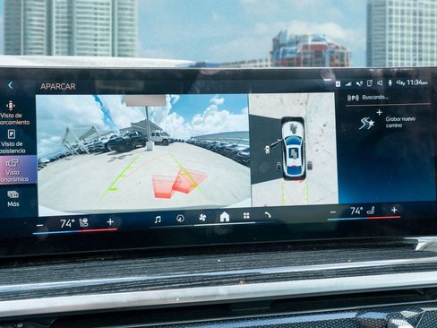 Used 2024 BMW X6 xDrive40i w/ Premium Package image 33