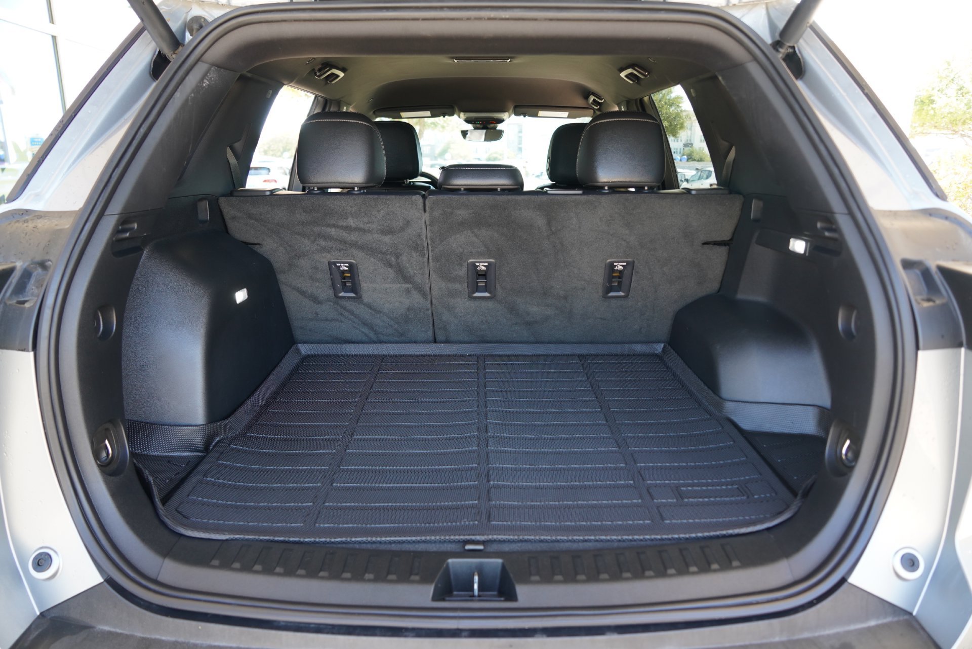 Used 2025 Chevrolet Equinox LT w/ Convenience Package II FWD image 32