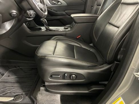 Used 2019 Chevrolet Traverse Premier w/ Driver Confidence II Package image 32