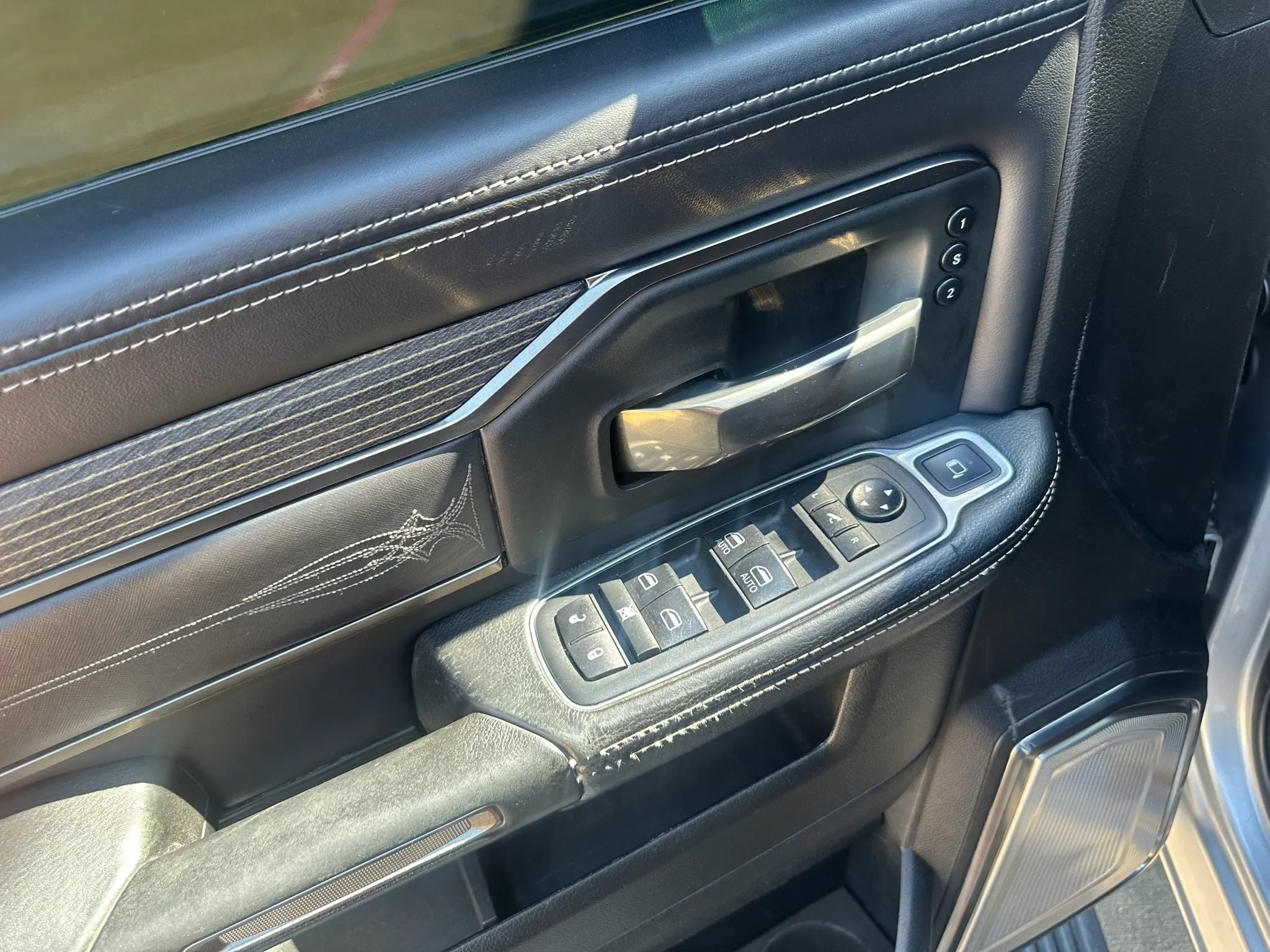 Used 2020 RAM 3500 Limited AWD/4WD image 37