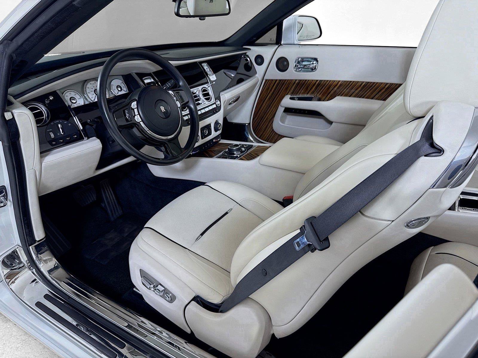 Used 2016 Rolls-Royce Dawn RWD image 15