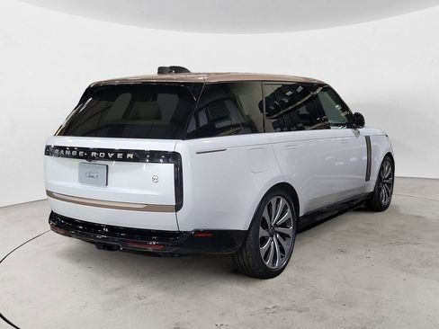 New 2026 Land Rover Range Rover SV image 5