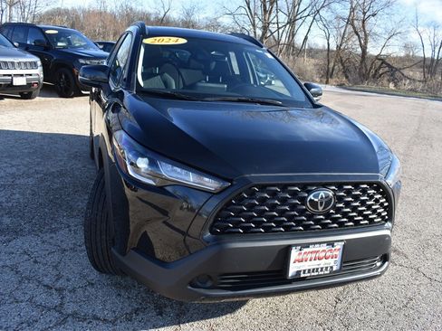 Used 2024 Toyota Corolla Cross LE w/ Moonroof Package image 10