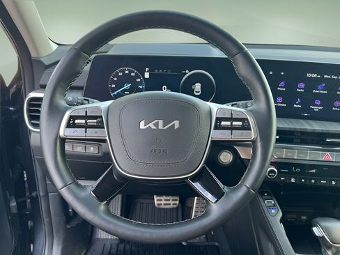 Used 2025 Kia Telluride SX w/ SX Captain's Chair Package AWD/4WD image 19