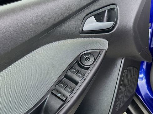 Used 2012 Ford Focus SE FWD image 21