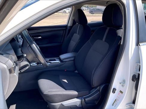 Used 2024 Nissan Sentra SV FWD image 8