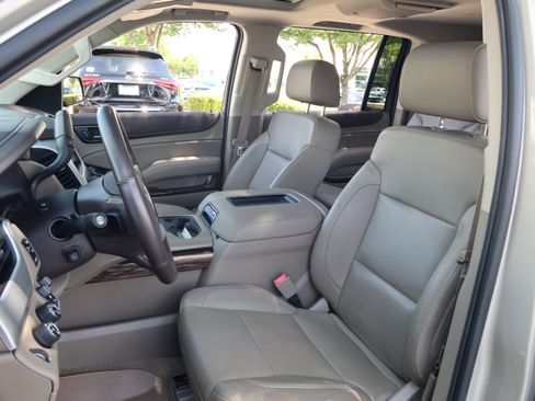 Used 2015 GMC Yukon XL SLT w/ Open Road Package AWD/4WD image 38
