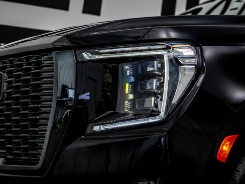 Used 2024 GMC Yukon Denali Ultimate AWD/4WD image 15