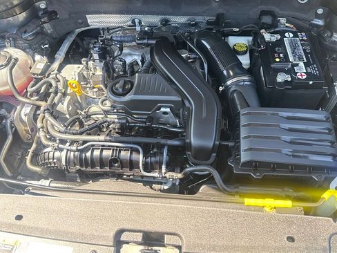 Used 2022 Volkswagen Taos SE image 22