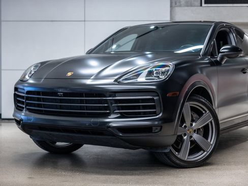 Used 2023 Porsche Cayenne Platinum Edition w/ Towing Package w/o Tow Ball AWD/4WD image 20