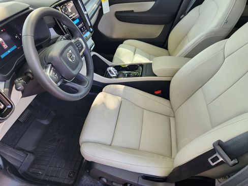 New 2026 Volvo XC40 B5 Ultra w/ Protection Package Premier image 13