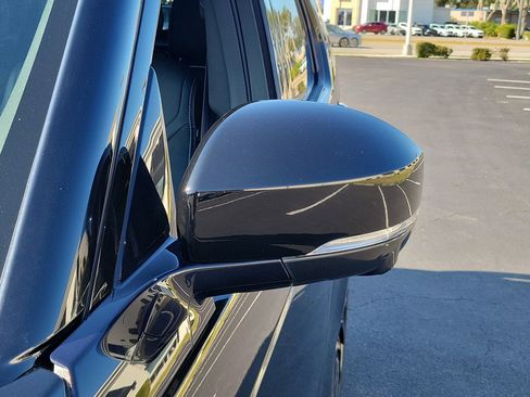 Used 2023 Land Rover Discovery HSE R-Dynamic image 11