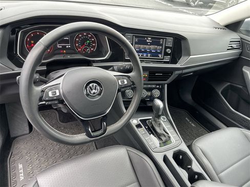 Used 2021 Volkswagen Jetta SE image 9