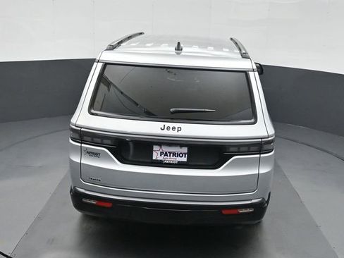 Used 2026 Jeep Grand Wagoneer Limited AWD/4WD image 37
