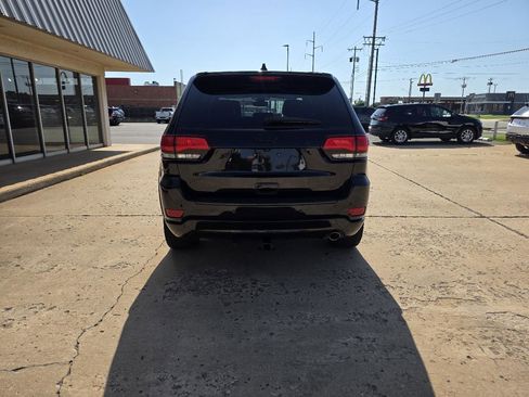 Used 2017 Jeep Grand Cherokee Altitude RWD image 7