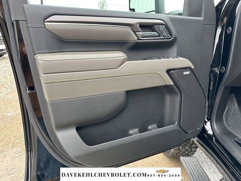 Used 2024 Chevrolet Silverado 2500 ZR2 w/ Technology Package image 9