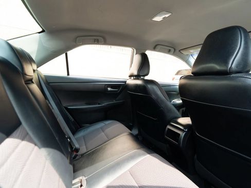 Used 2016 Toyota Camry SE FWD image 17