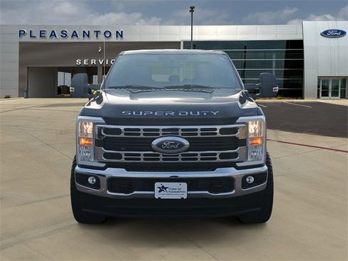 Used 2024 Ford F250 XLT w/ FX4 Off-Road Package image 8