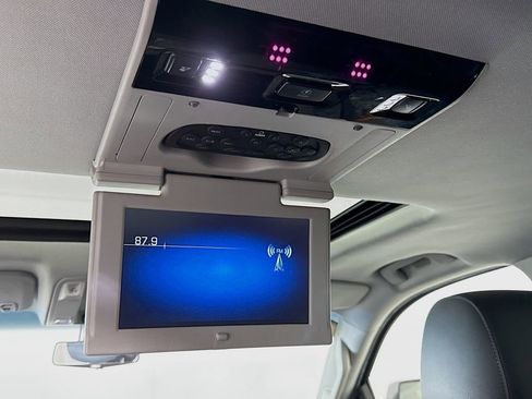 Used 2019 Cadillac Escalade Premium Luxury image 27