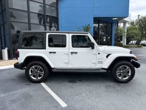 Used 2020 Jeep Wrangler Unlimited Sahara w/ Safety Group AWD/4WD image 9