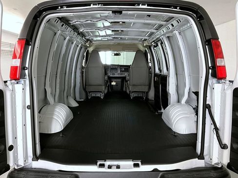 New 2025 Chevrolet Express 3500 w/ Driver Convenience Package image 13