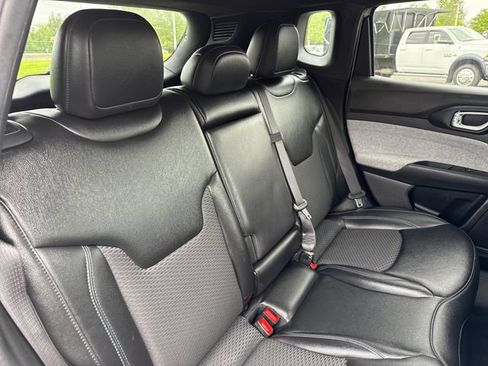 Used 2024 Jeep Compass Latitude AWD/4WD image 10